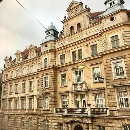 New Appartment-studio іn The Center Of דירה לבוב