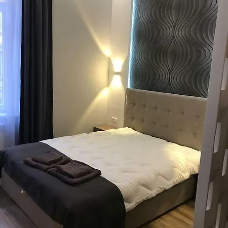 New Appartment-studio іn The Center Of * 리비프