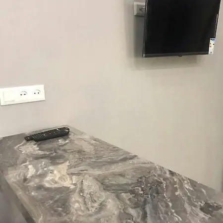 New Appartment-studio іn The Center Of * 리비프